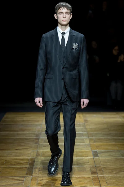 Look 2